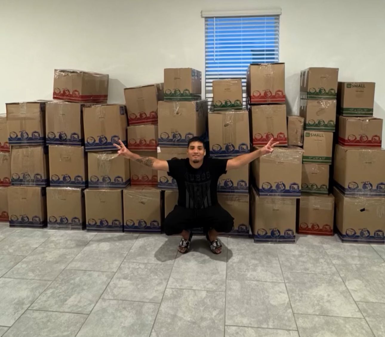 Cliente de TodoTooop con cajas listas para envío desde Orlando a Chile – compras de ropa original de marca sin costo por embalaje ni armado